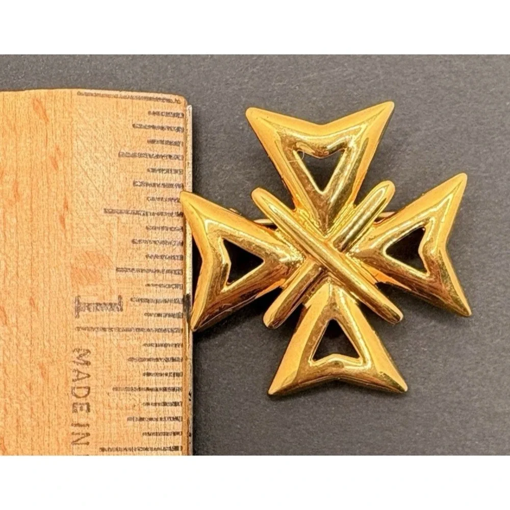 Vintage‎ Napier Maltese Cross Gold Tone Shiny Brooch Classic Glam